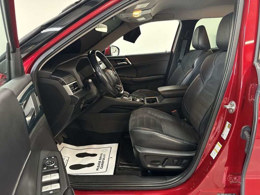 Used 2022 Red Diamond Mitsubishi  image 12