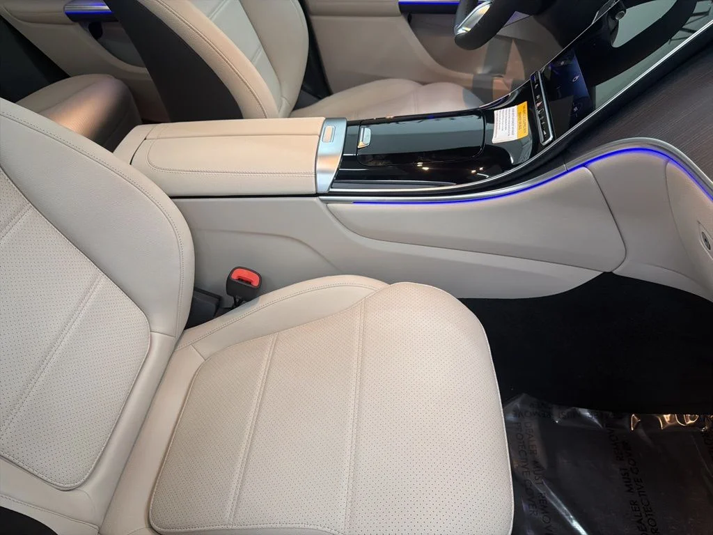 Used 2026 White Mercedes-Benz GLC 300 image 29
