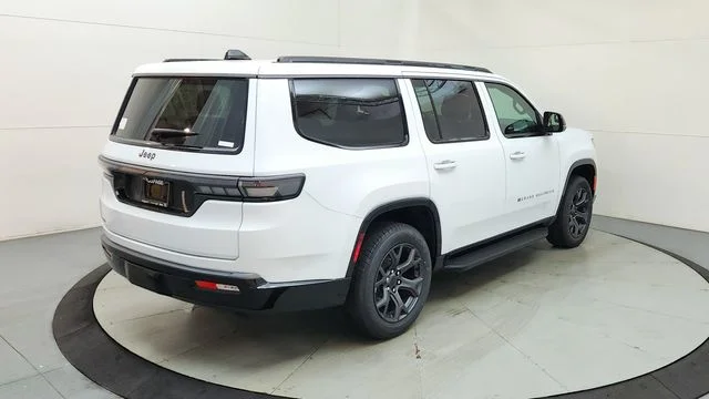 New 2026 Bright White Clear-Coat Exterior Paint Jeep Limited Altitude image 10