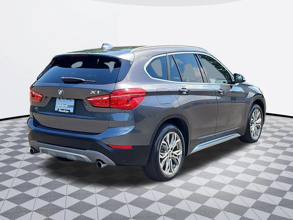 Used 2017 Mineral Gray Metallic BMW xDrive28i image 6