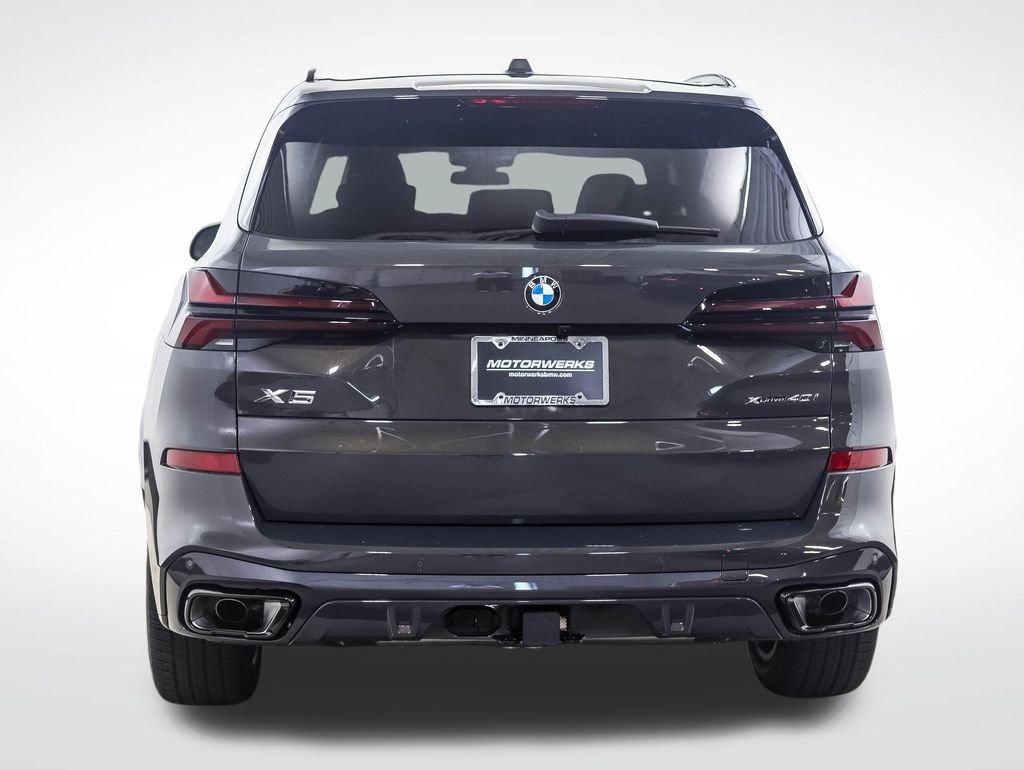 New 2026 Gray Metallic BMW xDrive40i image 4