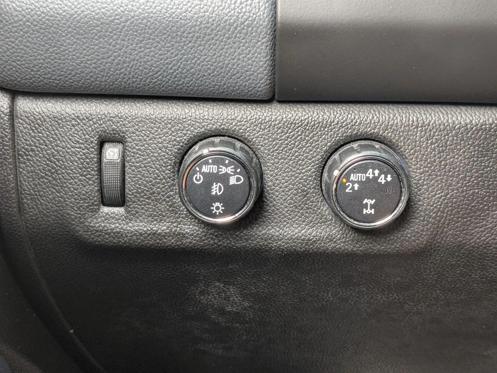 Used 2018 Black Chevrolet 4WD Z71 image 14