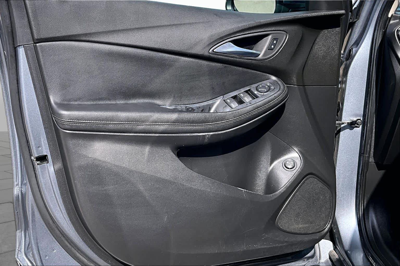 Used 2022 Satin Steel Metallic Buick Select image 22