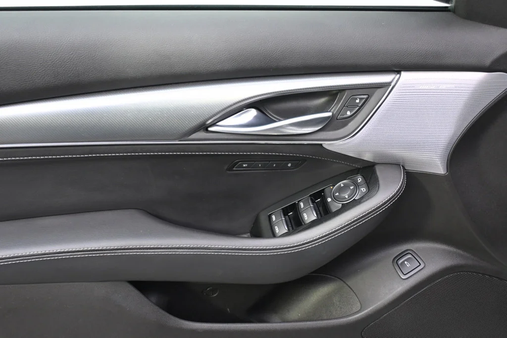 Used 2023 ARGENT SILVER METALLIC Cadillac Premium Luxury image 22