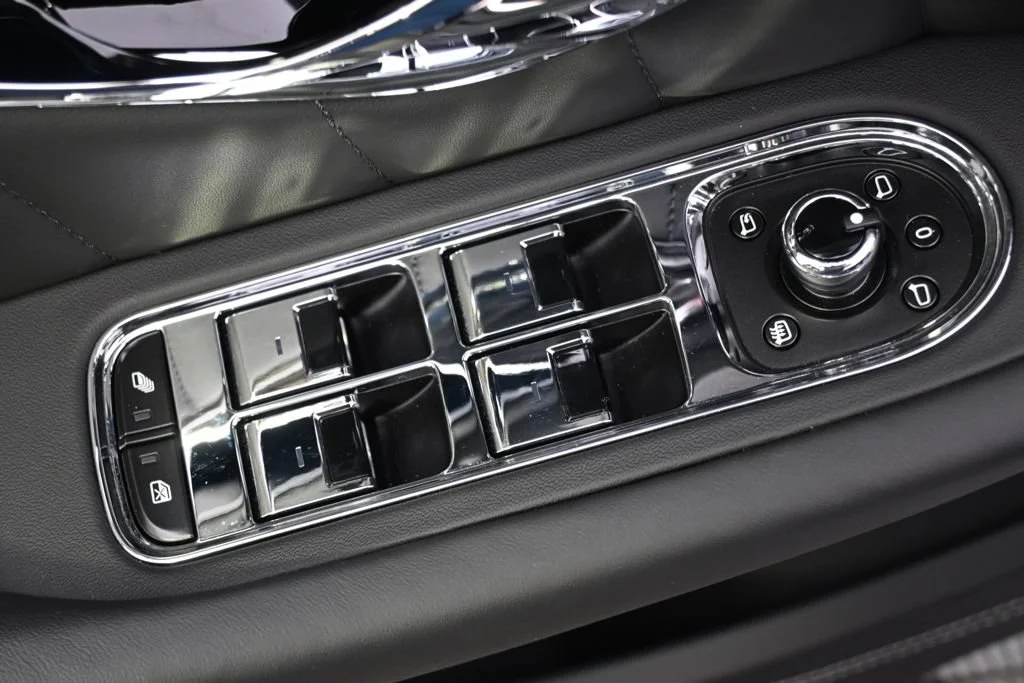 Used 2024 Black Crystal Bentley GT V8 image 28