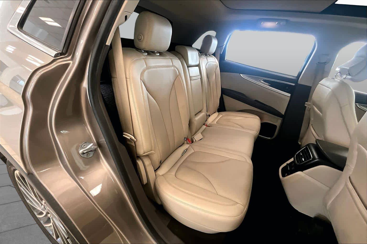 Used 2019 Iced Mocha Premium Colorant Lincoln Reserve image 19