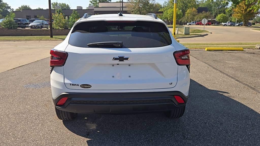 New 2026 Summit White Chevrolet LT image 24