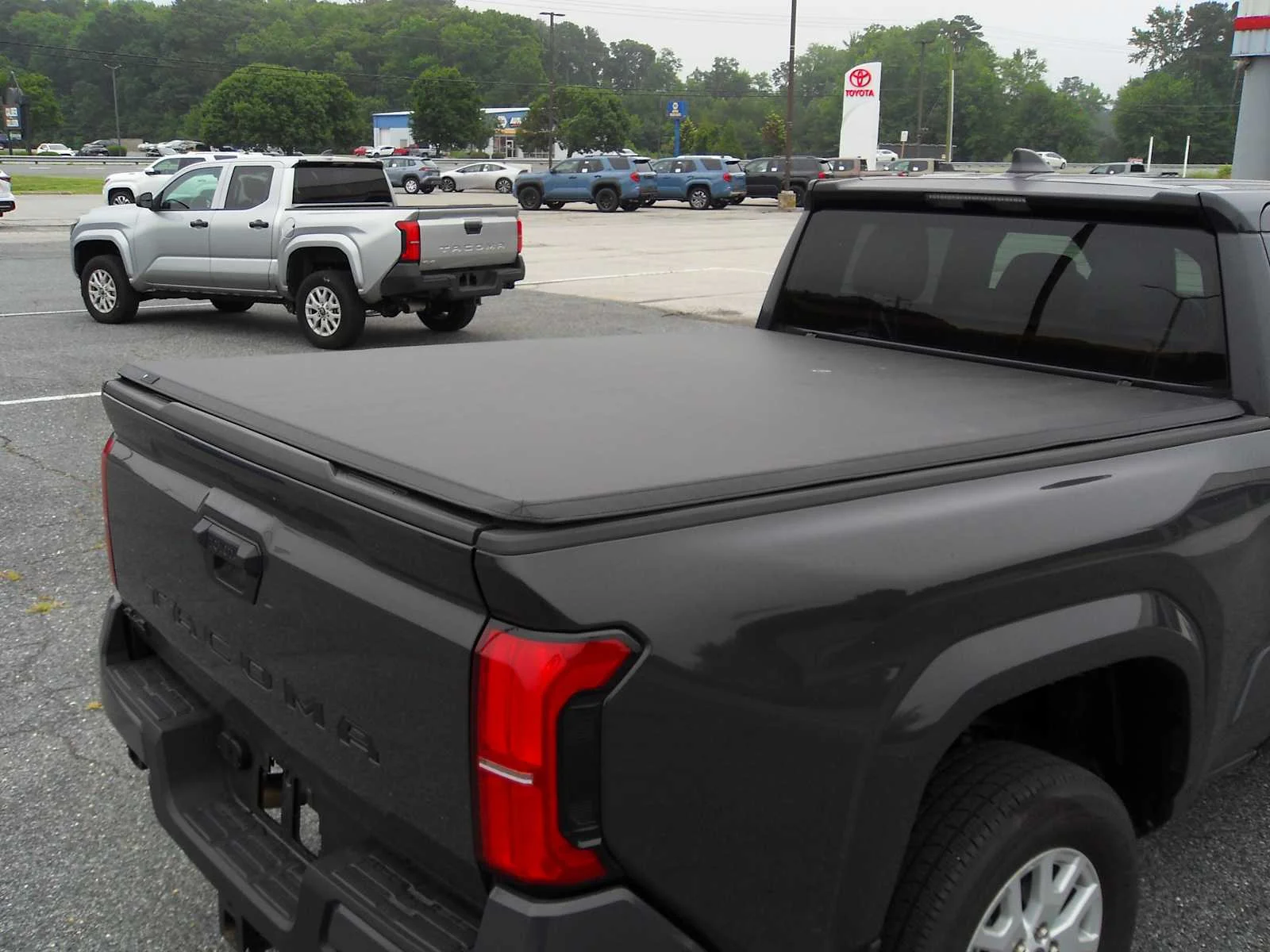 Used 2025 Underground Toyota SR5 image 9