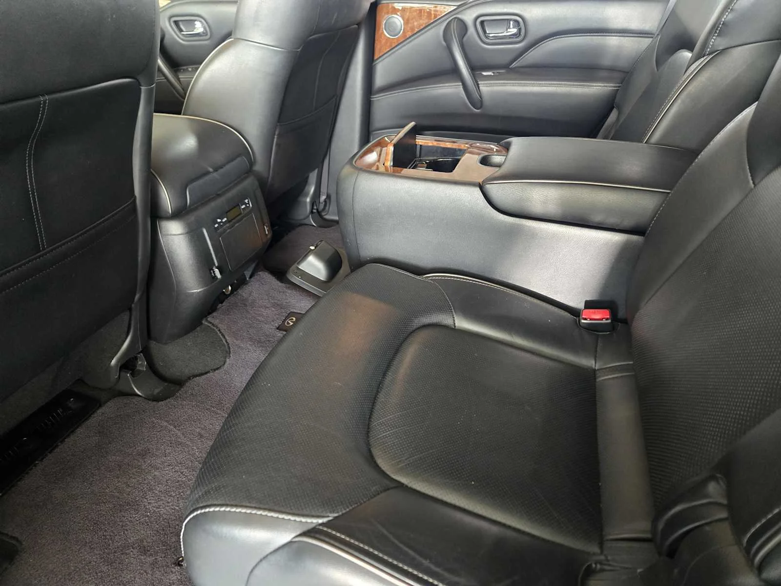 Used 2018 Champagne Quartz INFINITI  image 28