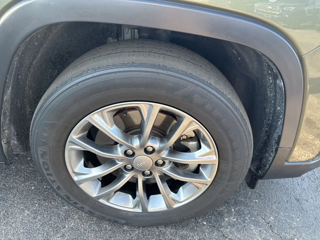 Used 2021 Green Jeep Latitude Lux image 48