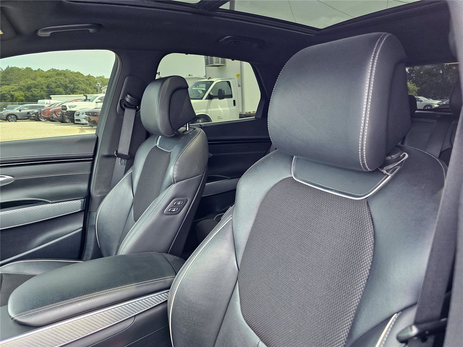 2023 GENESIS GV70 Standard - Photo 17