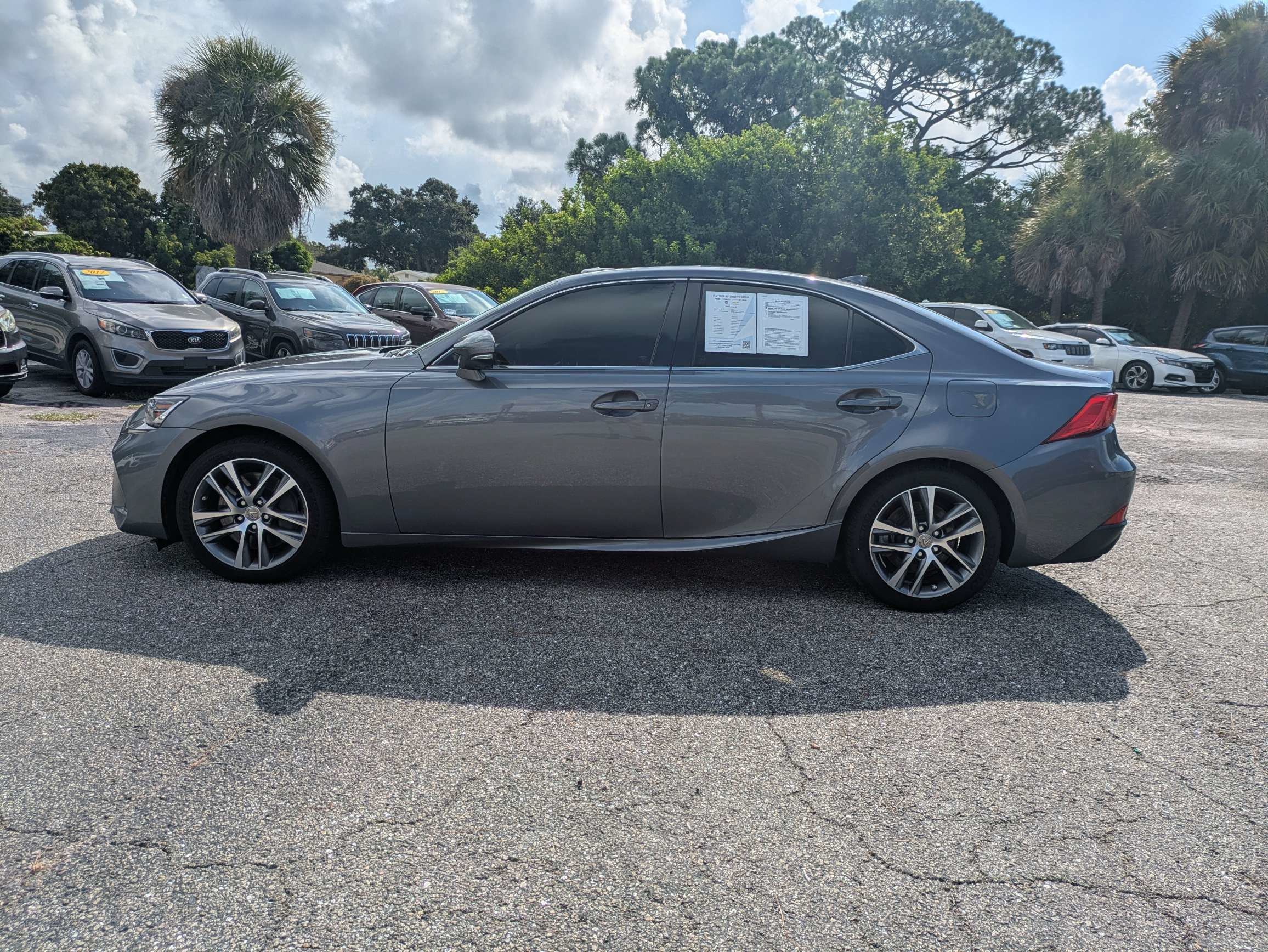 Used 2019  Lexus  image 8