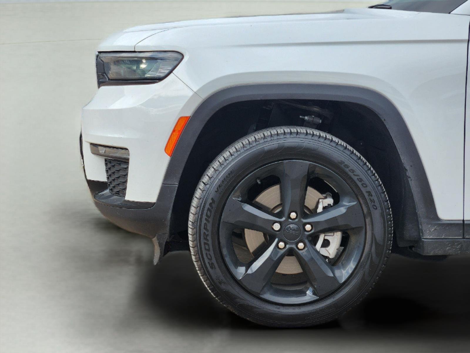 2025 Jeep Grand Cherokee L photo 9 of 35