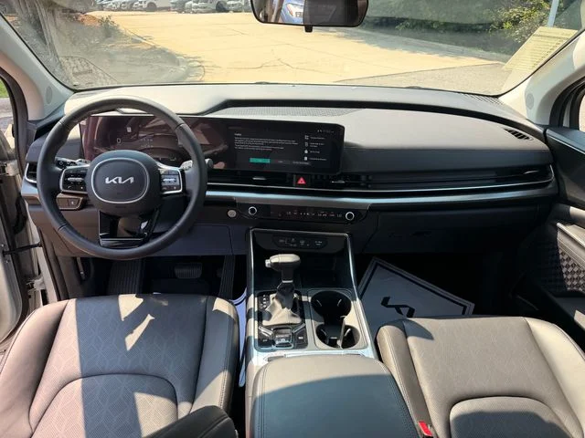 Certified Used 2025 Ivory Kia SX image 15