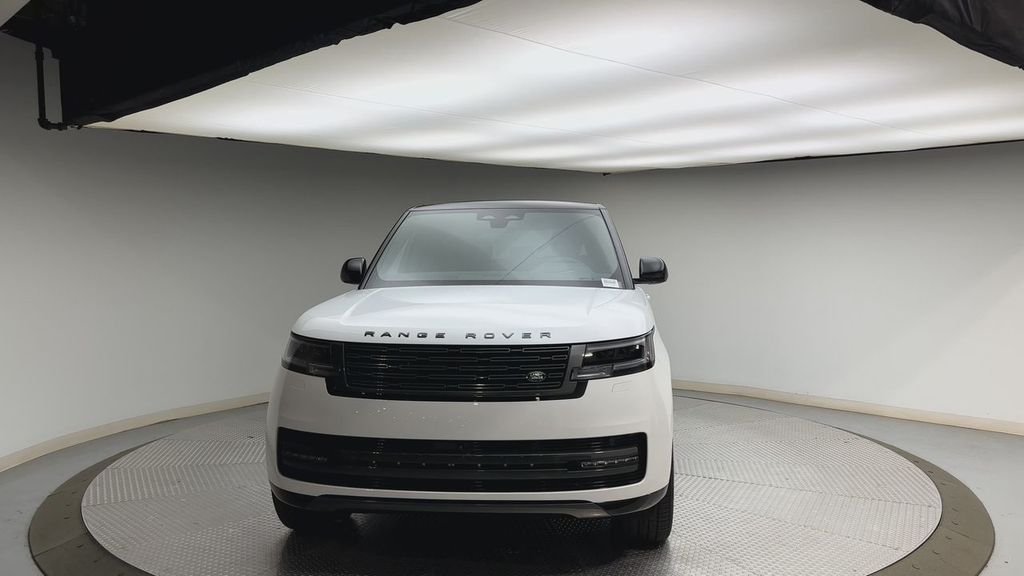New 2026 Fuji White Land Rover SE image 7