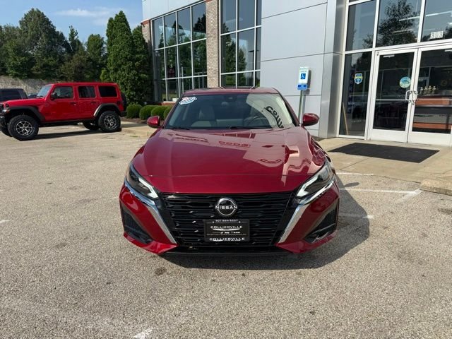 Used 2024 Red Nissan 2.5 SV image 10