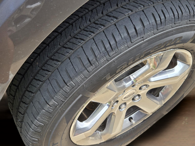 Used 2022 Gray Ford XLT image 7