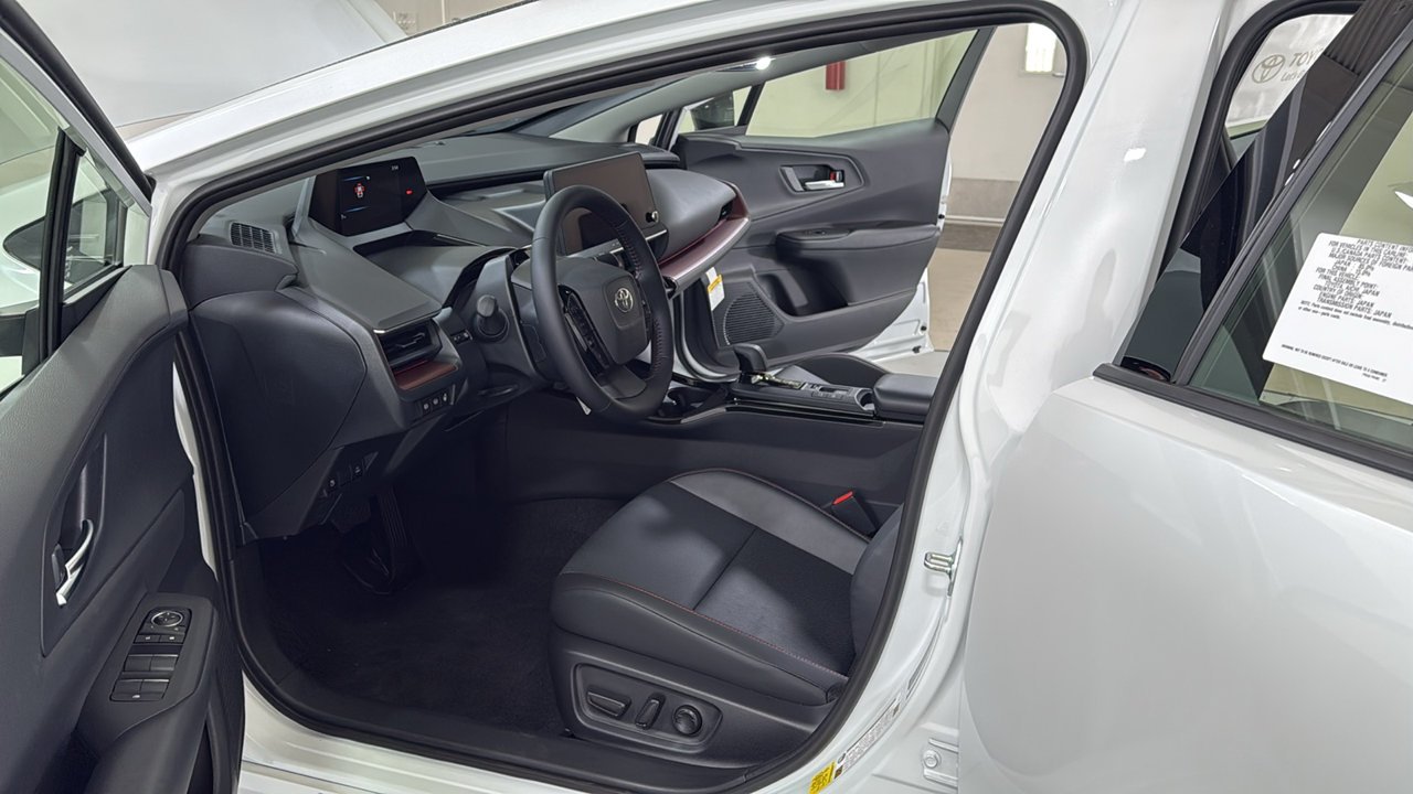 New 2027 Wind Chill Pearl <sup>1</sup> Toyota  XSE image 12