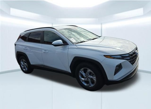Used 2023 White Hyundai SEL image 2