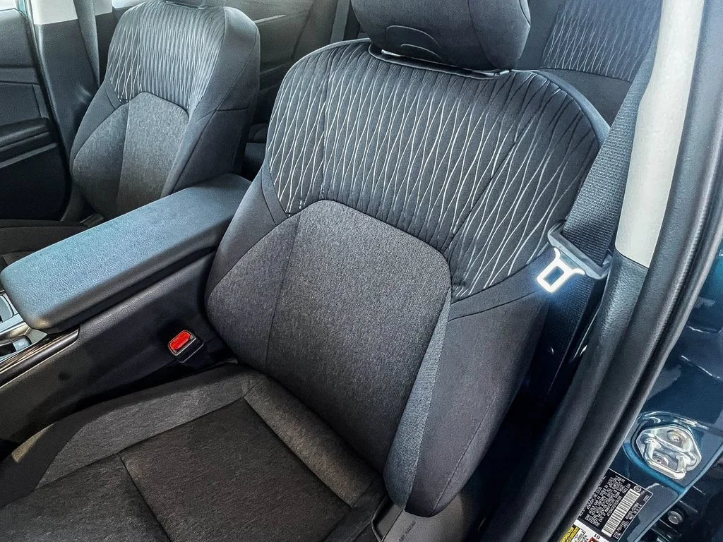 Used 2026  Toyota LE image 18