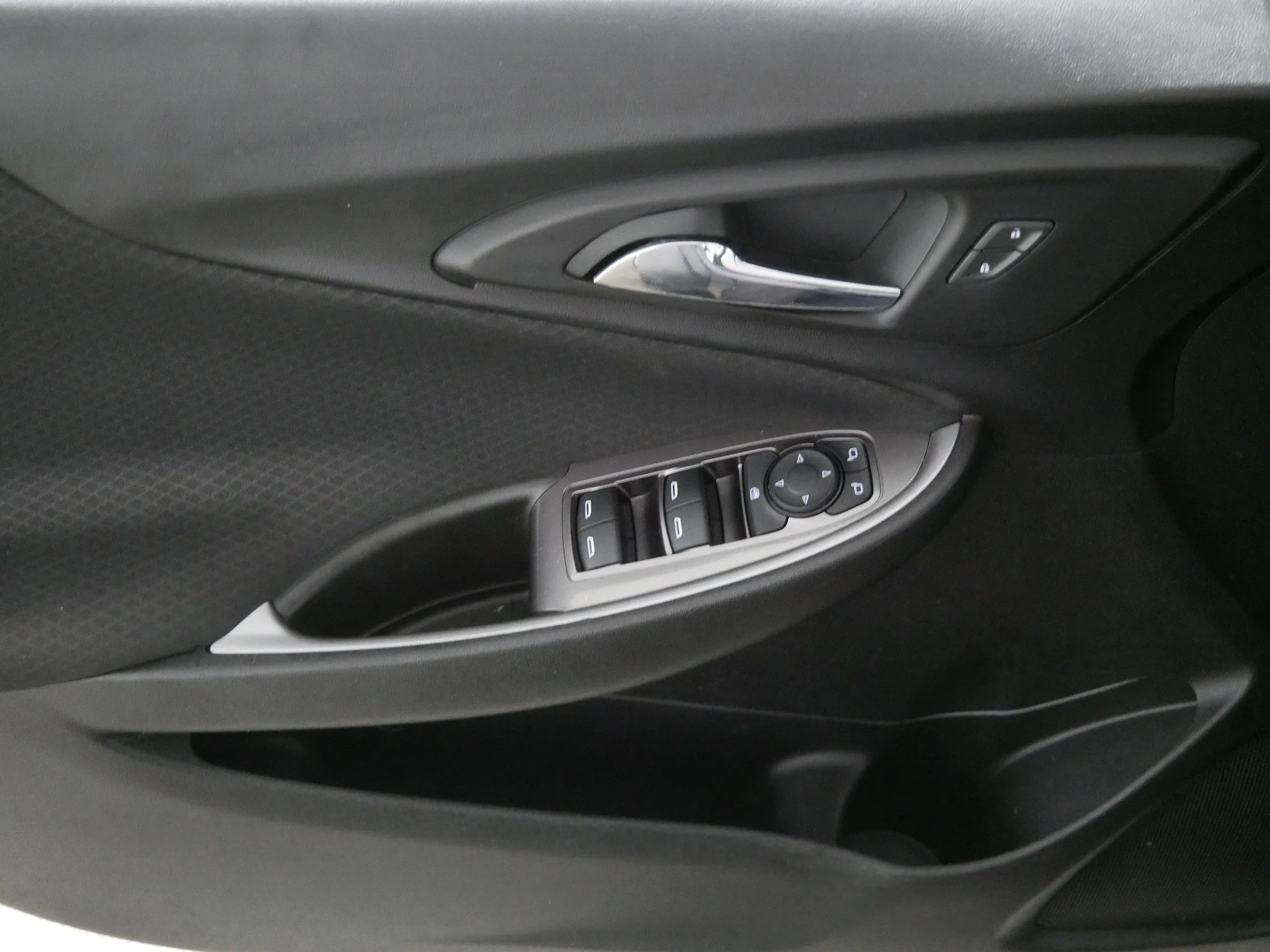 Used 2019 Shadow Gray Metallic Chevrolet LS image 19