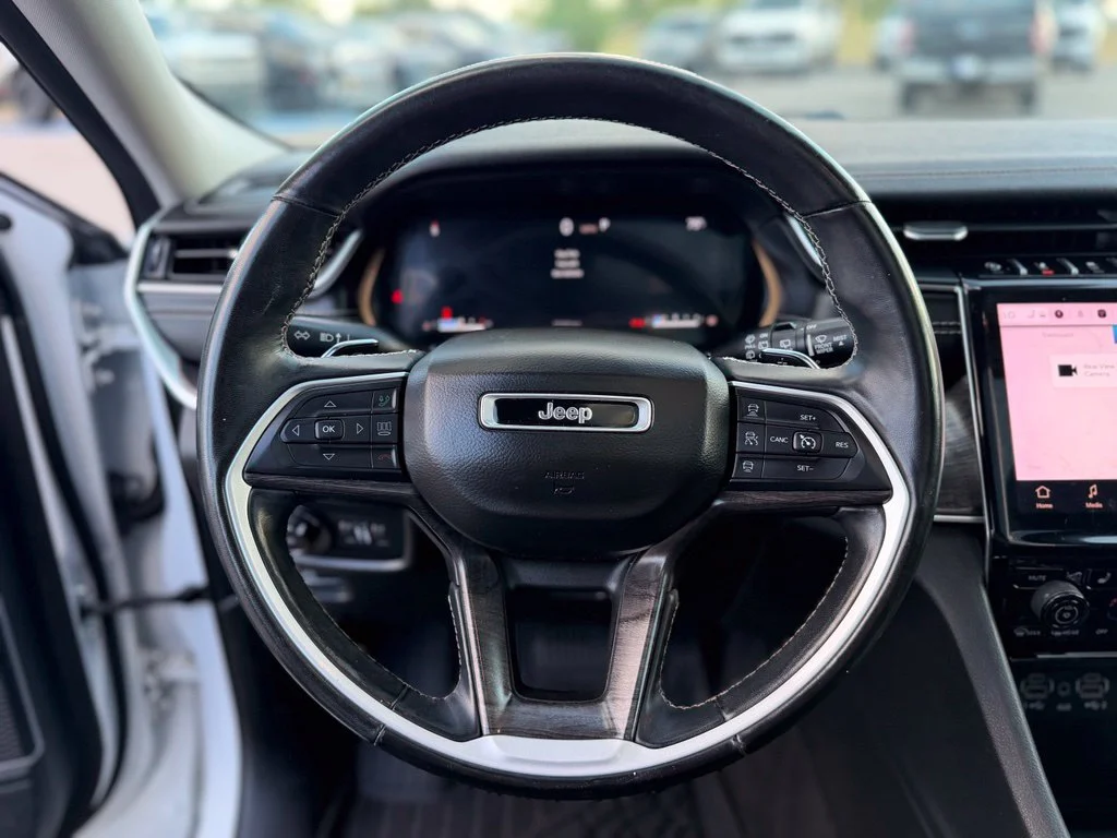 Used 2022 White Jeep Limited image 21