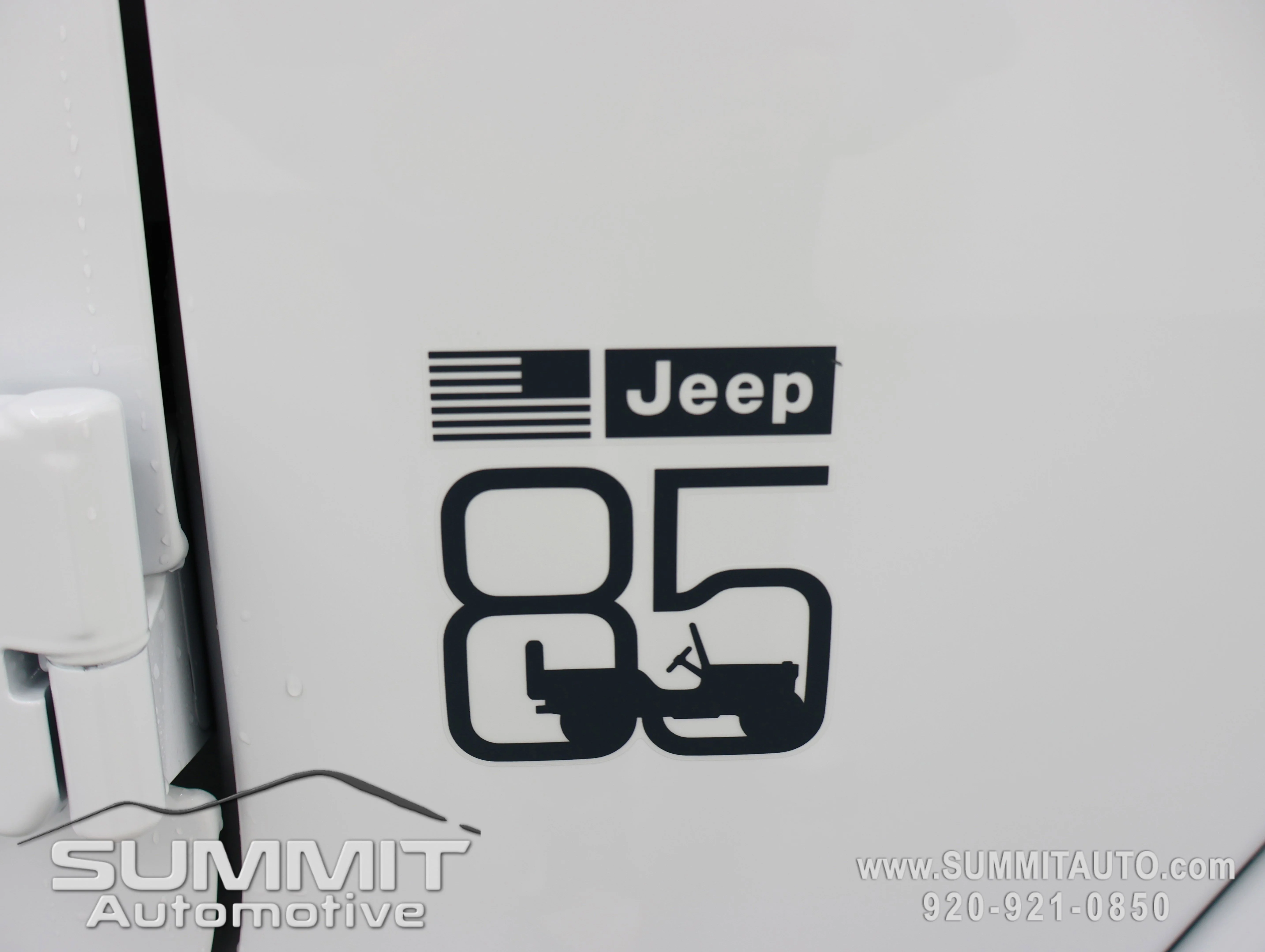 New 2026 Bright White Clear-Coat Exterior Paint Jeep 85th Anniversary Edition image 26