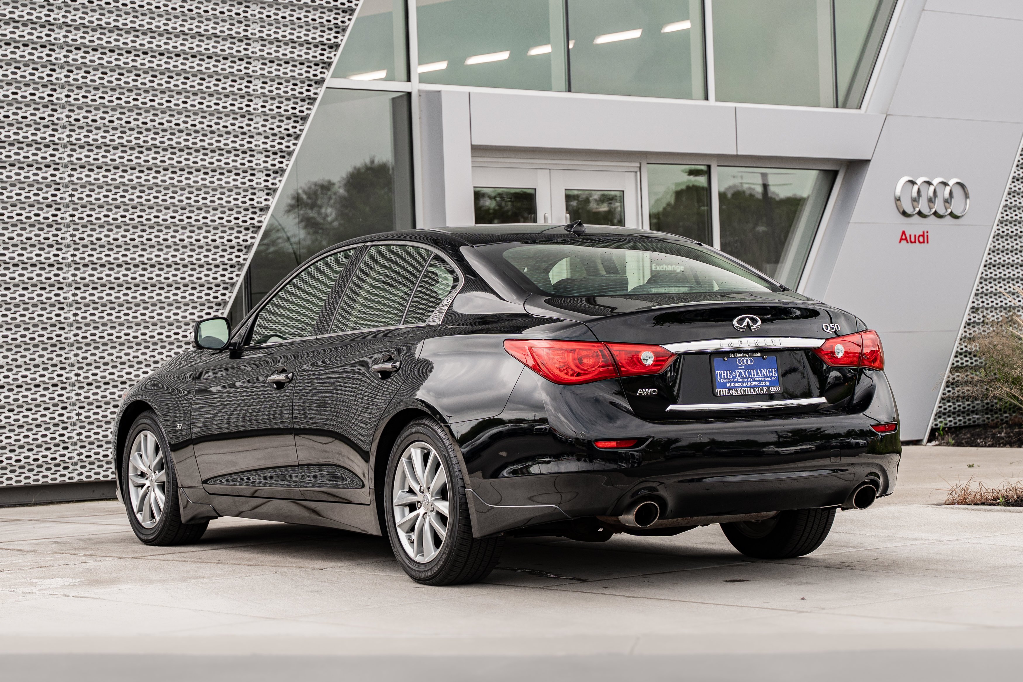 Used 2014 Black Obsidian INFINITI Premium image 5