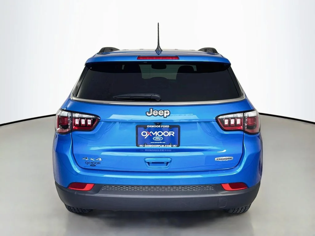 Used 2023 Laser Blue Pearlcoat Jeep Latitude image 13