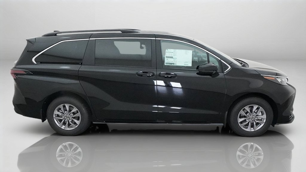 New 2026 Midnight Black Metallic Toyota LE image 37