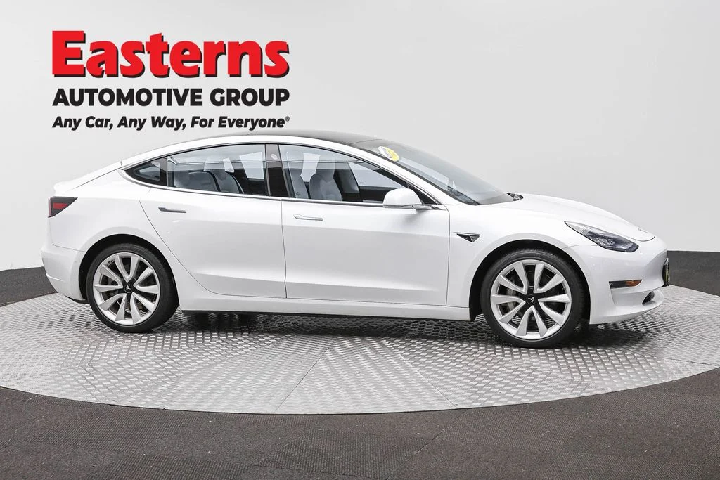 Used 2019 White Tesla Long Range image 3