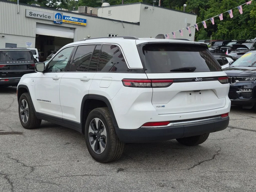 Used 2023 White Jeep 4xe image 10