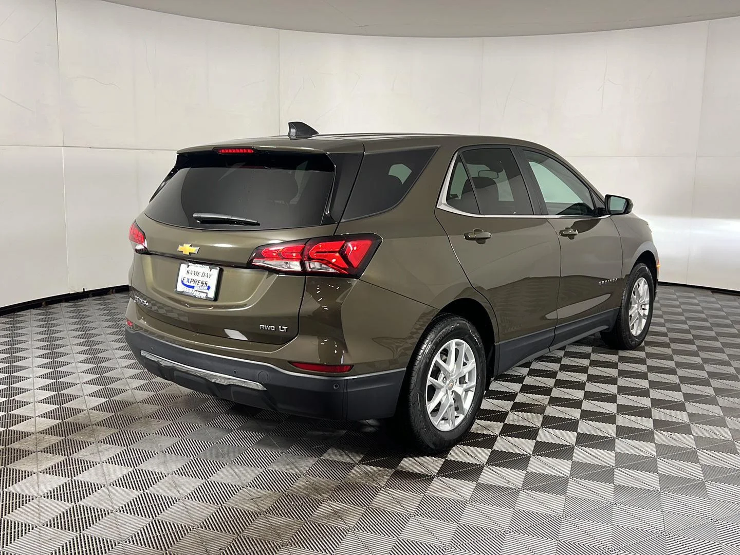 Used 2024 Harvest Bronze Metallic Chevrolet LT image 27
