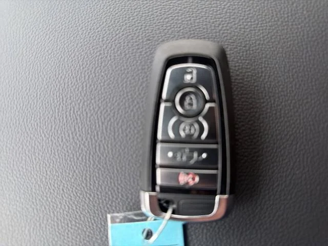 New 2026 Carbonized Gray Metallic Ford XLT image 50