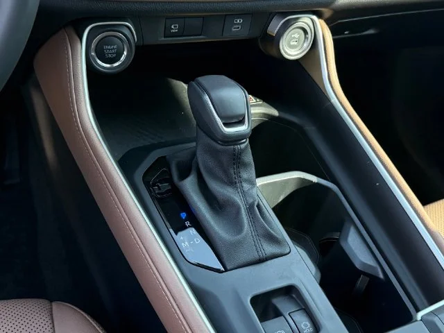 Certified Used 2025 WIND CHILL PEARL Toyota Platinum image 21
