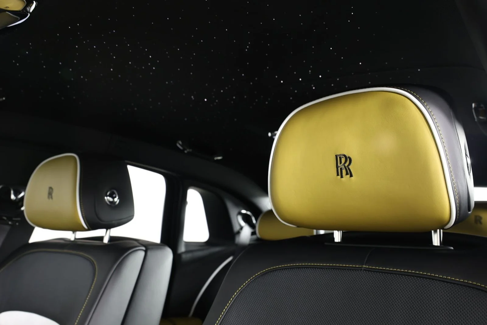 New 2026 Black Diamond Rolls-Royce  image 34