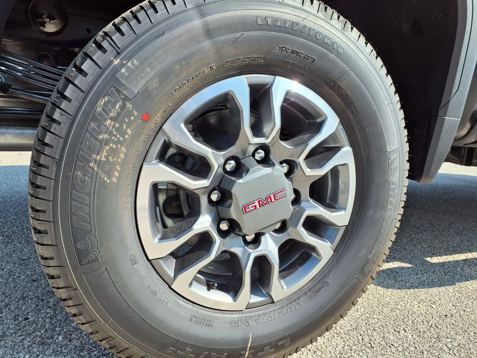 New 2026 Onyx Black GMC SLT image 28