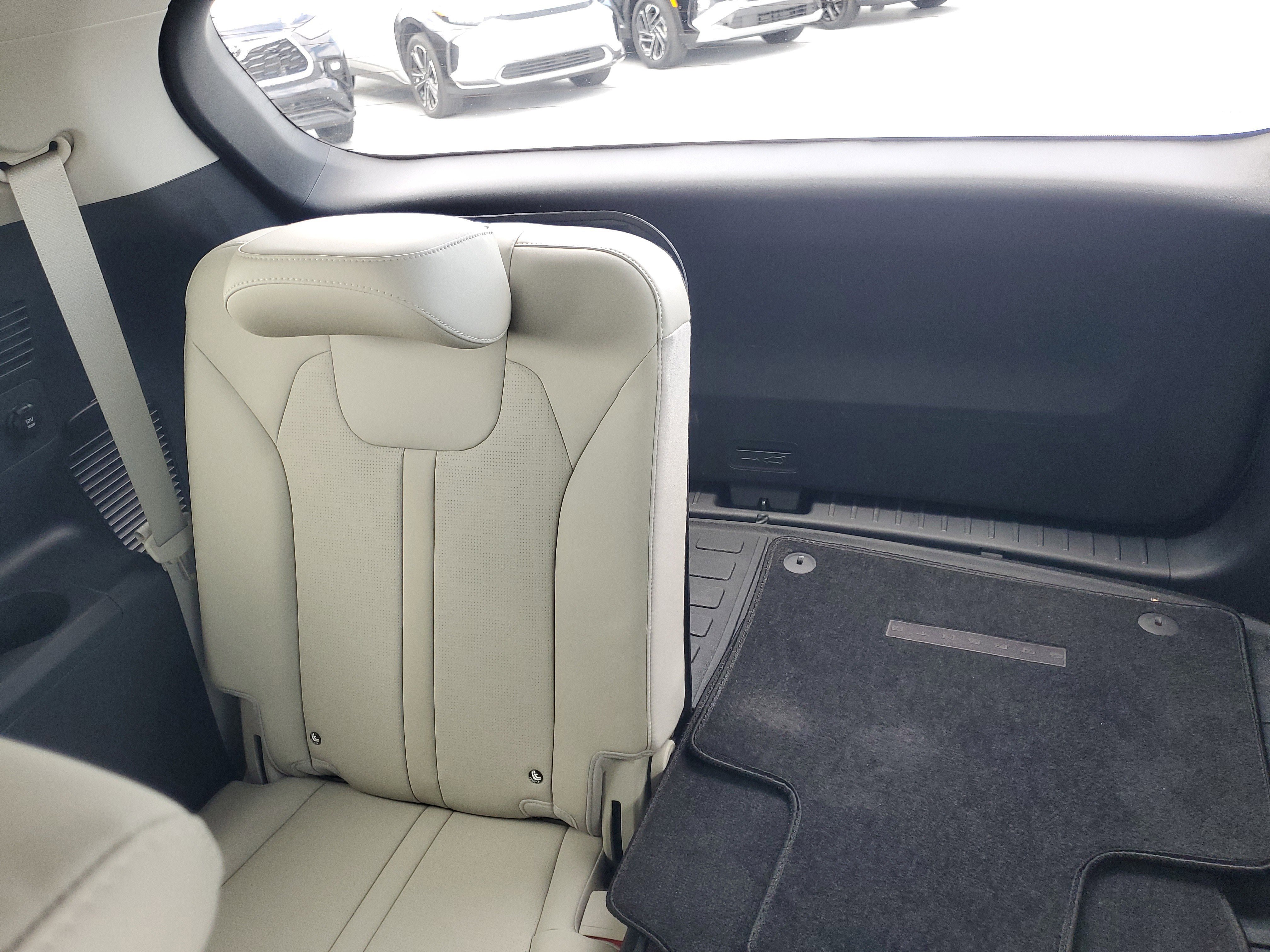 Used 2025 Wolf Gray Kia S image 13