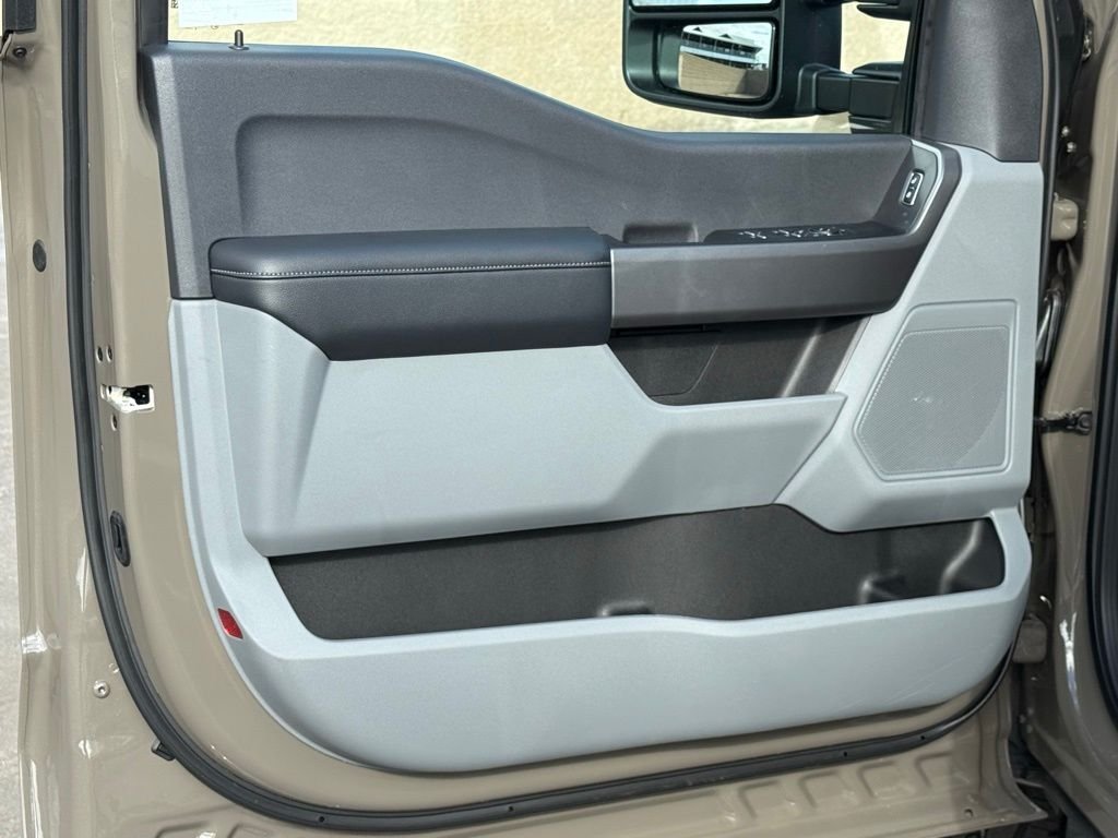 2026 Ford F-250 Super Duty XLT - Photo 14