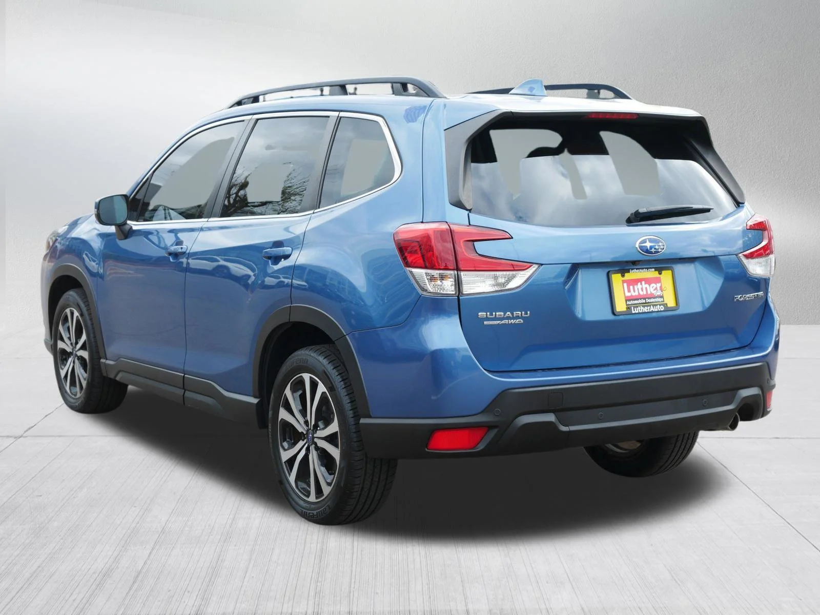 Used 2023 Horizon Blue Pearl Subaru Limited image 5