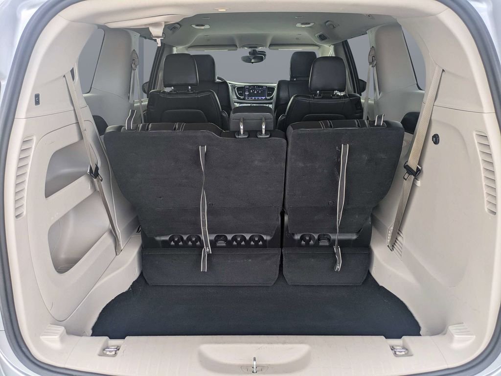 Used 2024 Silver Chrysler Touring L image 12