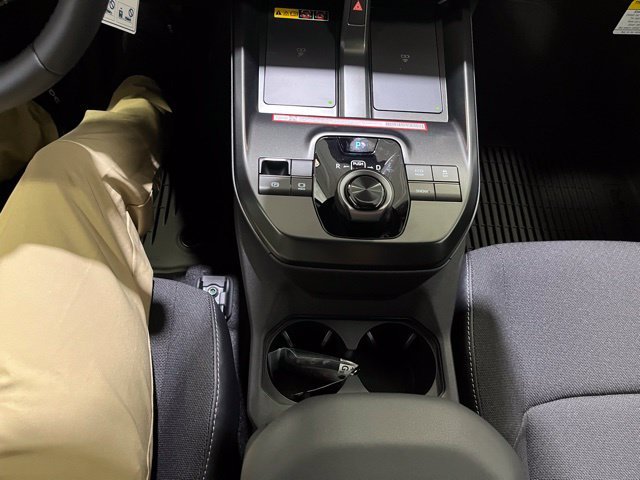 2026 Toyota C-HR SE - Photo 23
