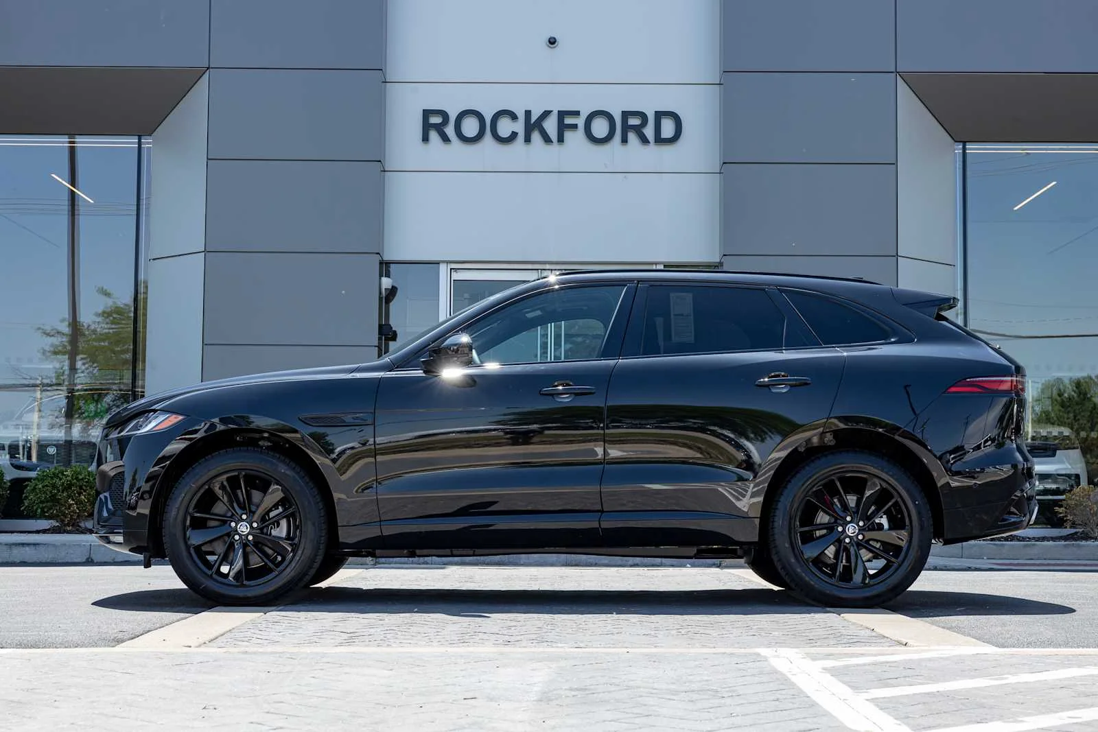 2026 Jaguar F-Pace R-Dynamic S - Photo 6