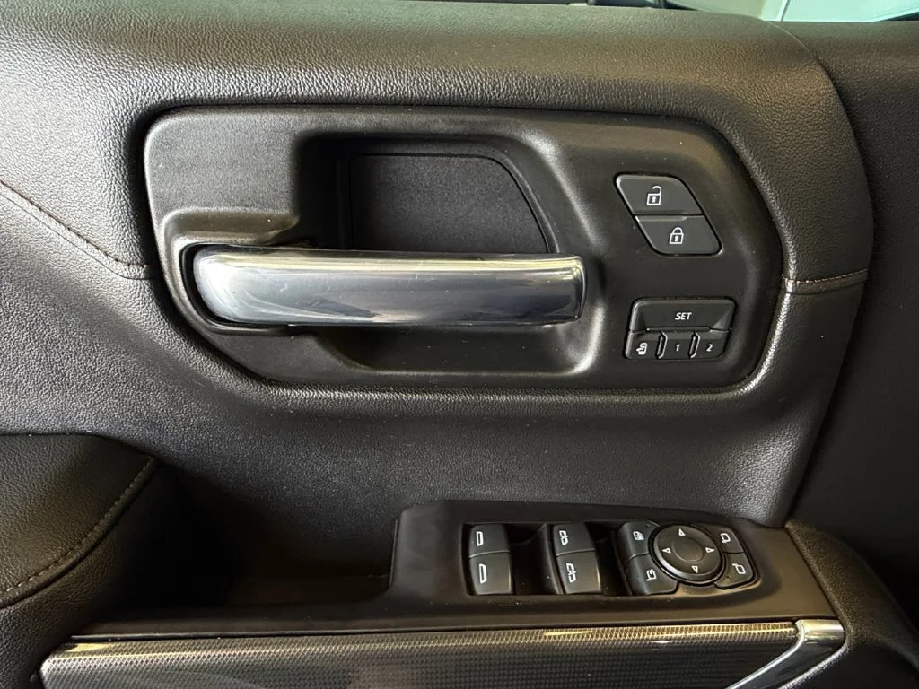 Used 2019 SUMMIT WHITE GMC AT4 image 30