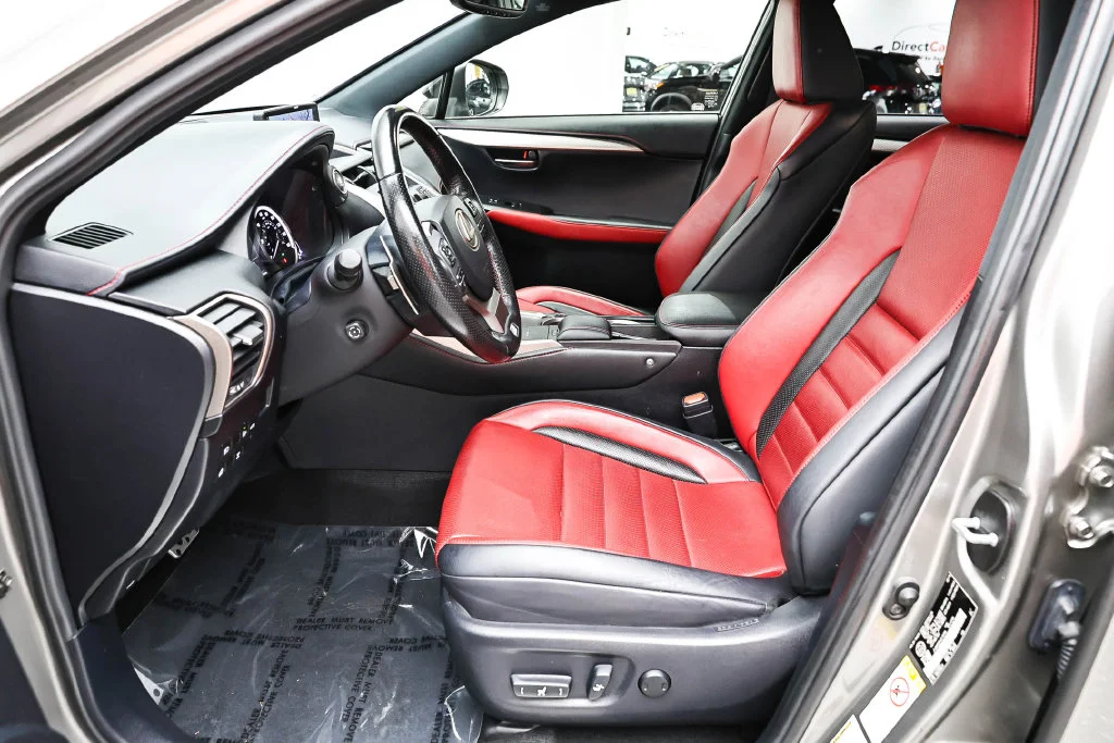 Used 2018  Lexus  image 14