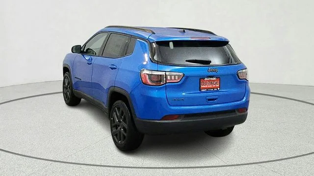 New 2026 Hydro Blue Pearl-Coat Exterior Paint Jeep Latitude image 7