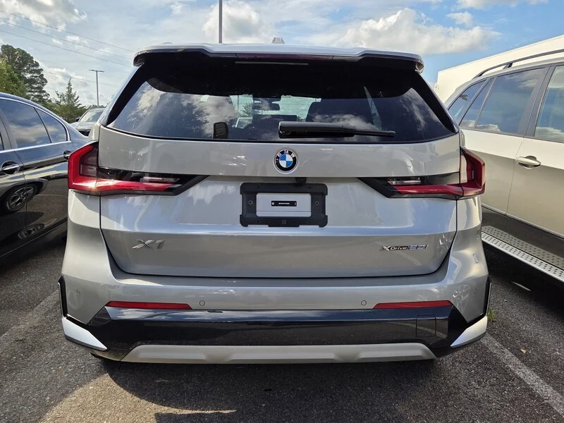 Used 2026 Space Silver Metallic BMW XDRIVE28I image 5