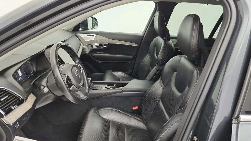 Used 2022 Savile Grey Metallic Volvo T6 AWD Inscription 7P w/ Bowers & Wilkins Audio & Air Suspension image 19