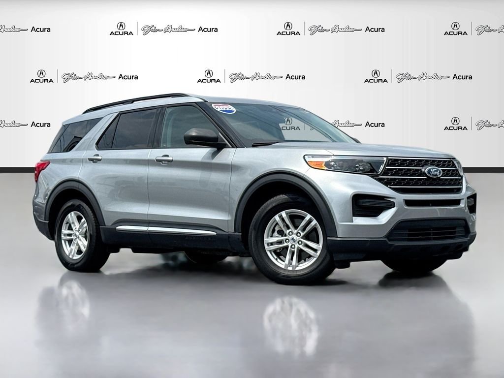 Used 2023 Silver Ford XLT image 2