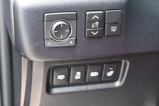 Certified Used 2021 BLACK Lexus 460 image 24